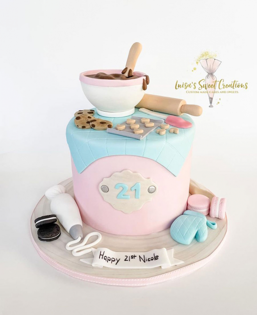 40 Cute Cake Ideas For Any Celebration : McKenzie's Minnie Mouse bake shop  cake